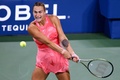 全米オープンテニス、女子シングルス1回戦。リターンを打つアリーナ・サバレンカ（2023年8月29日撮影）。(c)KENA BETANCUR/ AFP