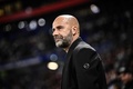 22-23フランス・リーグ1第10節、オリンピック・リヨン対トゥールーズ。試合開始を待つオリンピック・リヨンのピーター・ボス監督（2022年10月7日撮影）。(c)JEFF PACHOUD / AFP