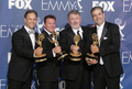 2007年9月16日、「第59回プライムタイム・エミー賞（59th Primetime Emmy Awards）」の授賞式で、ミニシリーズ部門最優秀作品賞（Outstanding Miniseries）を受賞しプレスルームに登場した、『Broken Trail』のプロデューサーたち。(c)AFP/Getty Images Kevin Winter