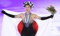 23-24フィギュアスケートグランプリ（GP）シリーズ第5戦、エスポー・グランプリ、女子シングル・フリースケーティング（FS）。表彰式に臨む坂本花織（2023年11月18日撮影）。(c)Heikki Saukkomaa / Lehtikuva / AFP
