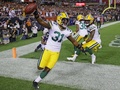 19NFL第1週、シカゴ・ベアーズ対グリーンベイ・パッカーズ。パスインターセプトに成功し、歓喜するグリーンベイ・パッカーズのアドリアン・エイモス（2019年9月5日撮影）。(c)Jonathan Daniel/Getty Images/AFP