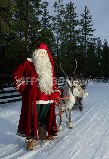 大人も子どももサンタさんに夢中、フィンランド 写真9枚 国際ニュース