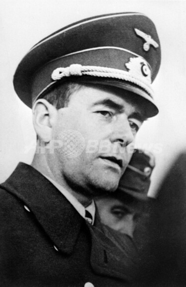 アルベルト・シュペーア  Speer Rudolf Wolters ヒトラーお気に入りの建築家の息子がスタジアム改修を担当 写真2枚