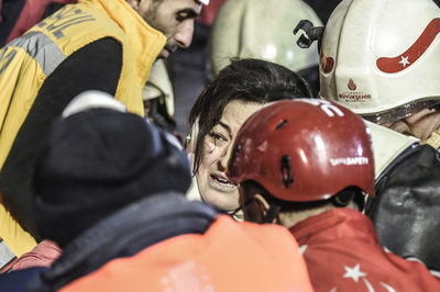 イスタンブールでアパート崩壊 1人死亡