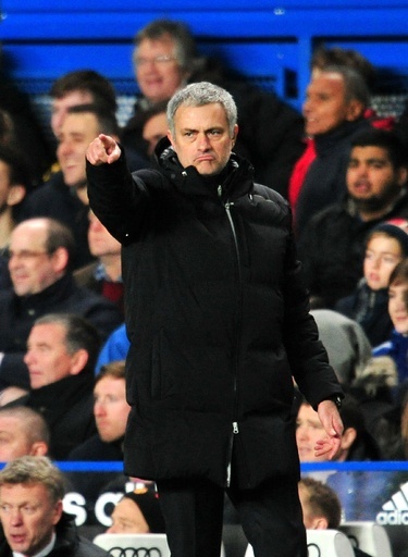 チェルシーのモウリーニョ監督が肘の手術、クラブが発表