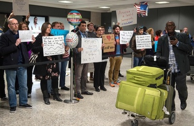 米連邦裁、難民らの入国規制したトランプ大統領令を一部阻止