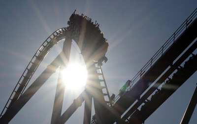 本物の恐怖…ジェットコースターで追突事故、33人負傷 スペイン