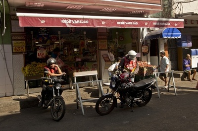 顔面にナイフ突き刺さったまま、2時間耐える ブラジル