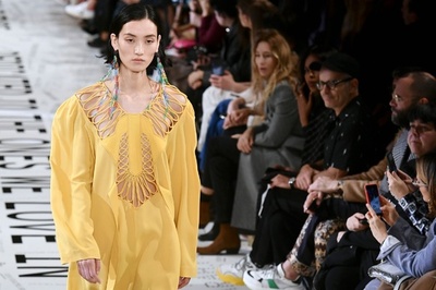 「ステラ・マッカートニー」19/20年秋冬