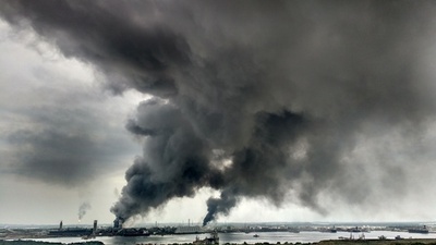 メキシコ石油施設で爆発、少なくとも13人死亡 136人負傷