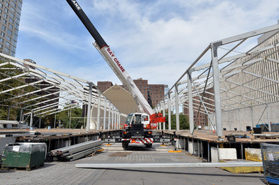 NYコレクションに向け、着々と会場準備