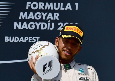 ハミルトンが今季5勝目、ロズベルグを抜いて総合首位に浮上