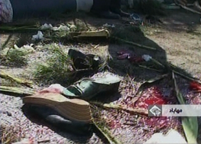 イラン、軍事パレード中に爆発 12人死亡