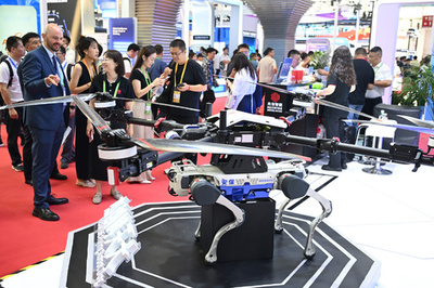 【三里河中国経済観察】中国経済、上半期の成長力と自信示す