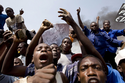 ケニア野党議員射殺、両指導者の協議延期に