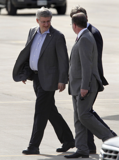 カナダ首相のヌード画に「微妙」な反応