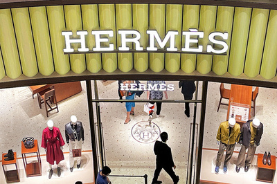 中国でエルメスのバッグ購入客 抱き合わせ販売に2850万円も