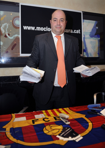 ラポルタ会長の辞任求め嘆願書提出