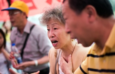 当局の言葉は「偽りだらけ」 親族が怒りの声、中国客船転覆