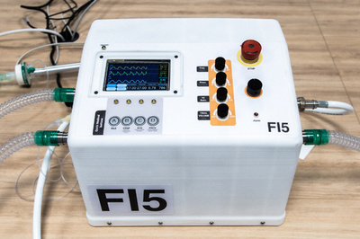 フェラーリが低価格の人工呼吸器を5週間で開発、コロナ対策