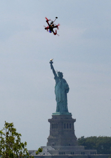 米国防総省、国内軍事施設に脅威となる民間ドローンの撃墜認める