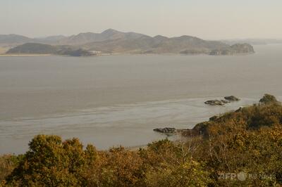 北朝鮮の男性、7月末に海を泳いで脱北 韓国当局