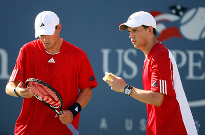 ブライアン兄弟 ストレート勝ちで初戦突破