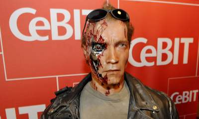 IT見本市「CeBIT」、会場にはターミネーターのフィギュアも