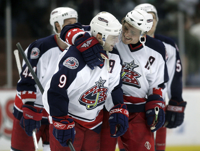 ＜06-07NHL＞ブルージャケッツがシュートアウトの末にダックスを破る - 米国