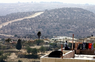 分離壁抗議デモ見学で負傷の日本人男性、失明の可能性も