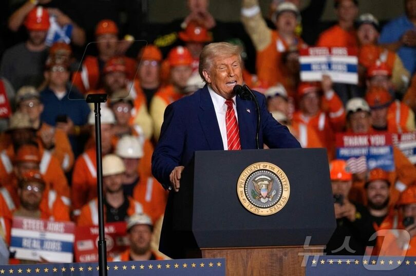 2025年5月30日（現地時間）、USスチール製鉄所で演説するトランプ大統領(c)AFP/news1