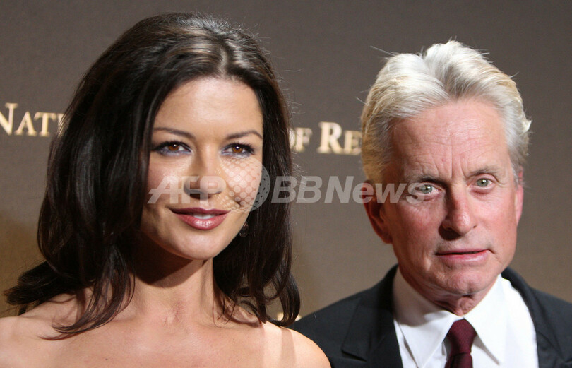 NBR賞祝賀パーティー開催 女優キャサリン・ゼタ・ジョーンズら登場 写真28枚 国際ニュース:AFPBB News