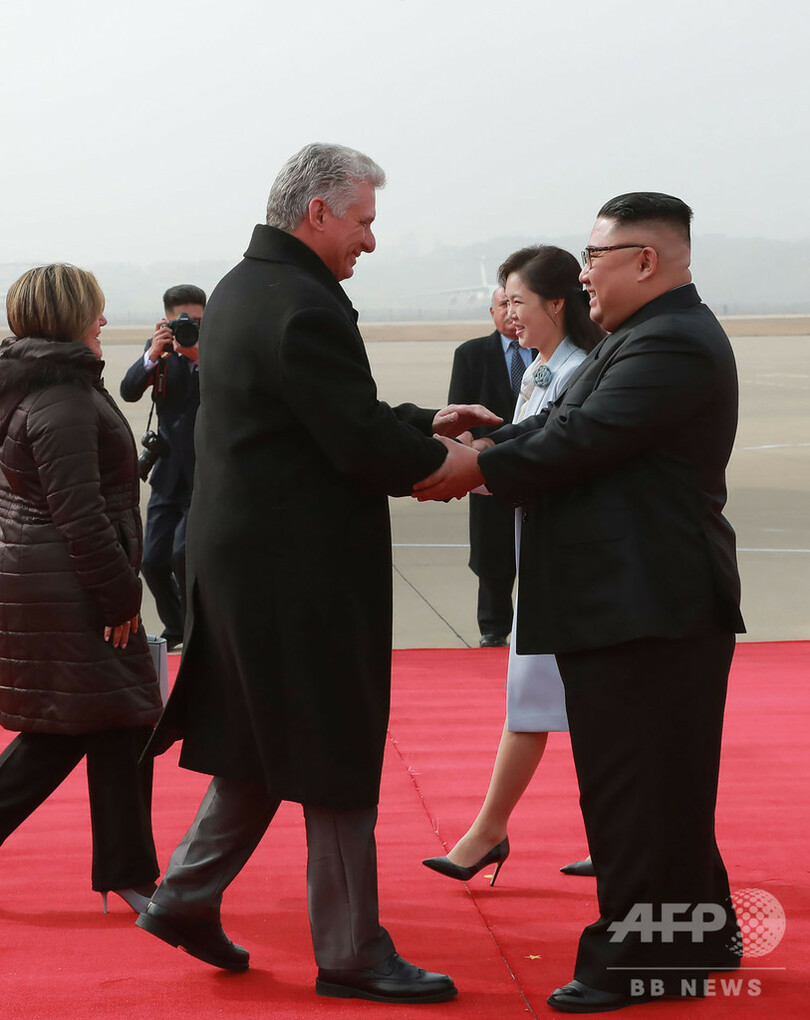 金正恩氏、キューバ議長と会談 「極めて重要な問題」で意見交換