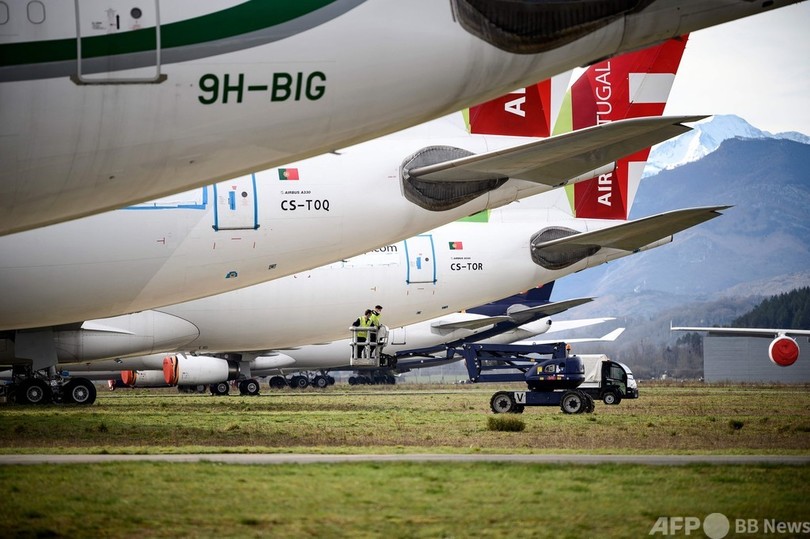 仏ピレネー山麓に集まる飛ばない航空機 コロナ禍で駐機ビジネス大繁盛