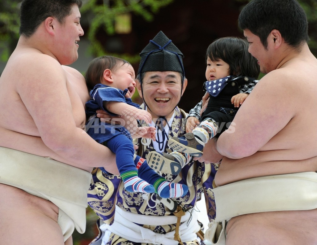日本の人口自然減、過去最大の21万人に 日本の人口自然減、過去最大の21万人に