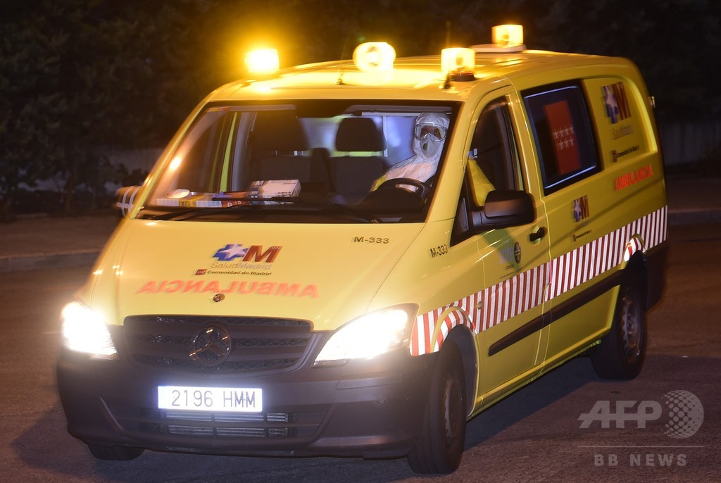スペインのエボラ感染疑いの6人、2人は検査で陰性 スペインのエボラ感染疑いの6人、2人は検査で陰性