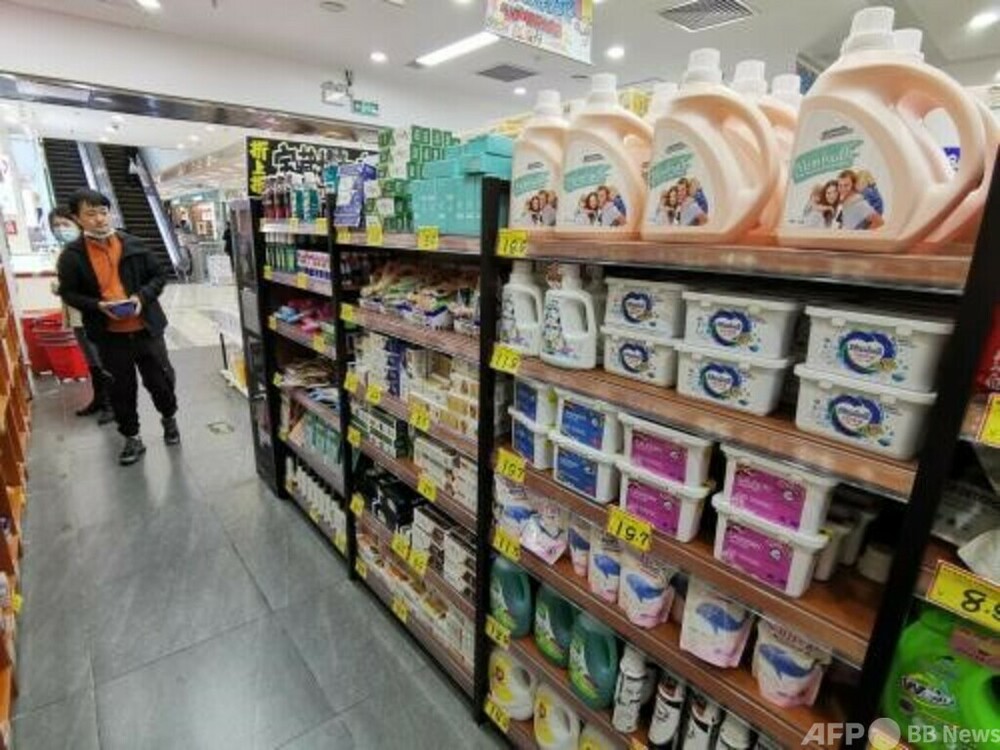 「期限切れ間近の食品」が中国の若者に人気 専門ディスカウント店が次々誕生