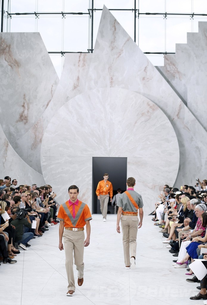 ビビッドカラーを差し色に、「ルイ・ヴィトン」15年春夏メンズ