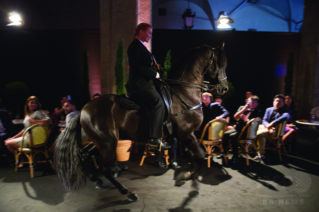 ヒュー・ジャックマンも登場、「モンブラン」新作発表会