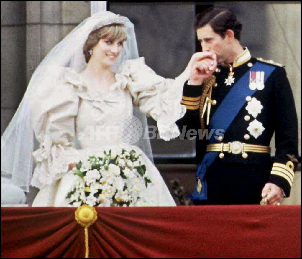 1981年、世紀のロイヤルウェディング 写真6枚 ファッション ニュース