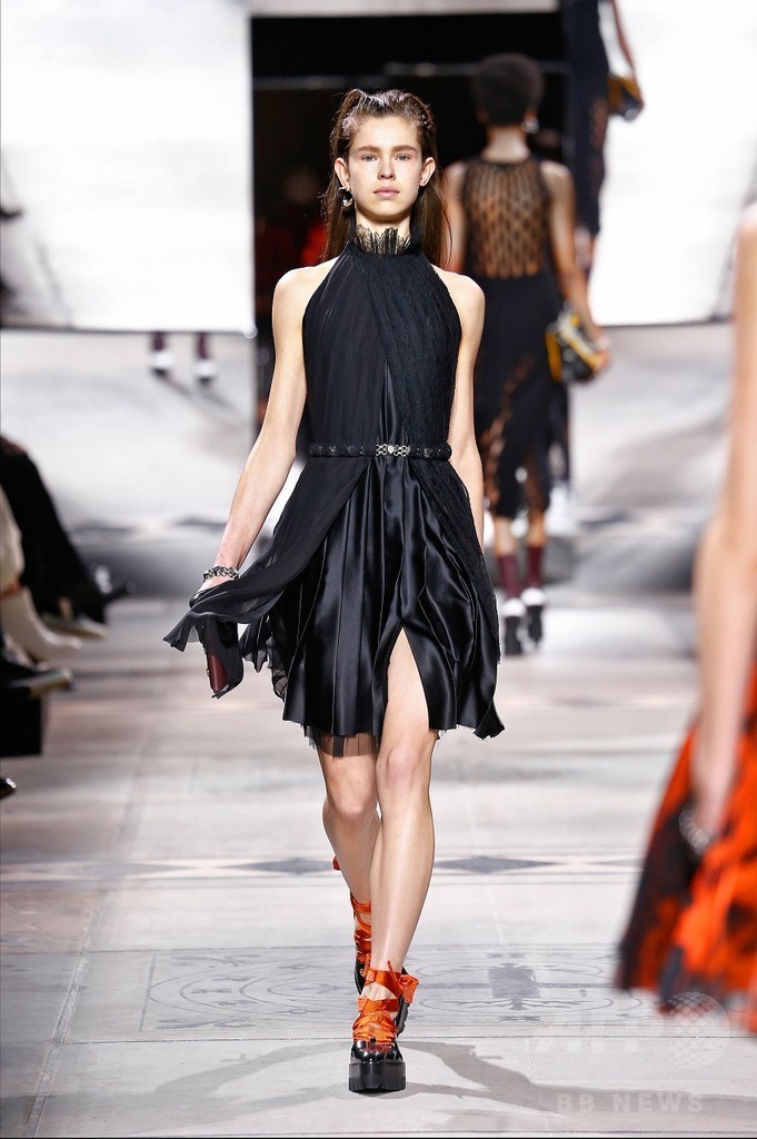 「マルベリー」秋冬キャンペーン&ポップアップ開催