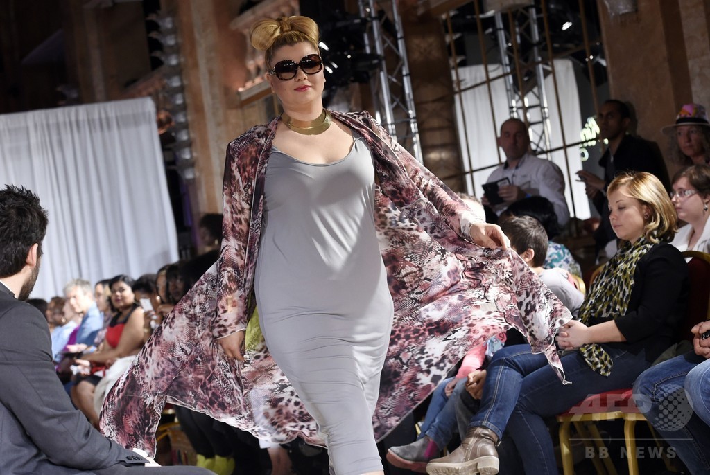 プラスサイズのファッションショー「パルプ ファッション・ウィーク」パリで開催