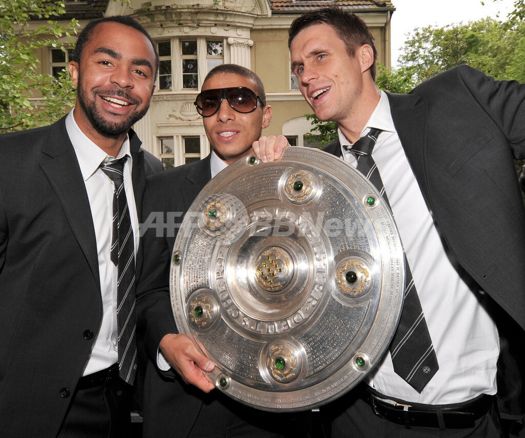 ブンデスリーガ制覇のドルトムント、市内で優勝パレード 写真13