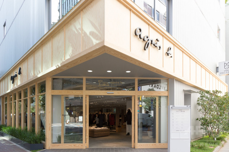 「アニエスベー」銀座店オープニングに豊田エリー登場