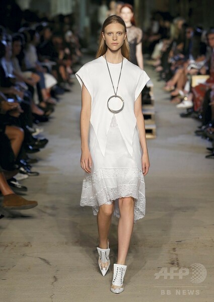 「ジバンシィ」16年春夏コレクション