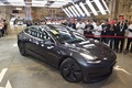 テスラ上海ギガファクトリーで行われた中国製モデル3の従業員車主向け車両出荷式（2019年12月30日撮影）。(c)CNS/曹磊