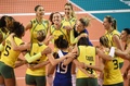 女子バレーボール・ワールドグランプリ（FIVB World Grand Prix 2014）決勝ラウンド最終日、日本対ブラジル。試合に勝利し喜ぶブラジルの選手（2014年8月24日撮影）。(c)AFP/KAZUHIRO NOGI
