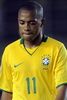 スコアレスドローに終わり、落胆してピッチを去るブラジルのロビーニョ（%%Robinho%%）。（2008年6月18日撮影）(c)AFP/Nelson Almeida
