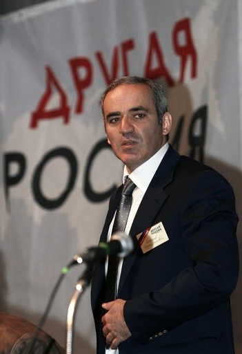 元チェス世界王者のカスパロフ氏、ロシア大統領選候補に