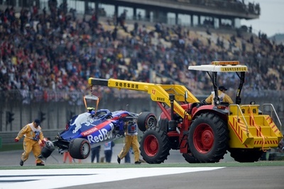 中国GPフリー走行で高速クラッシュ、ドライバーは無事も予選欠場へ